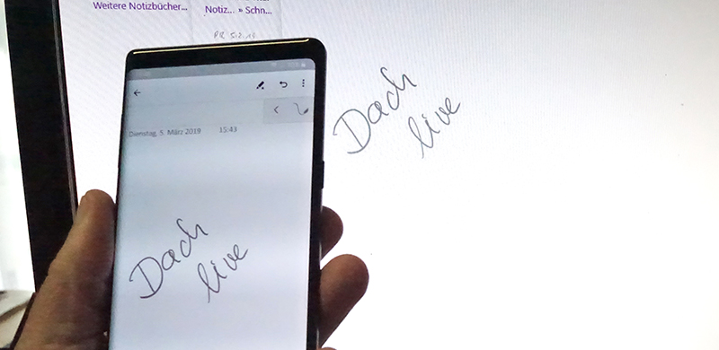 Die handschriftlichen Notizen können auf dem Sperrbildschirm in Samsung Note oder eben, falls kompatibel, in Microsofts One Note erstellt werden. Fotos oder eigene Skizzen lassen sich ebenfalls hinzufügen werden.