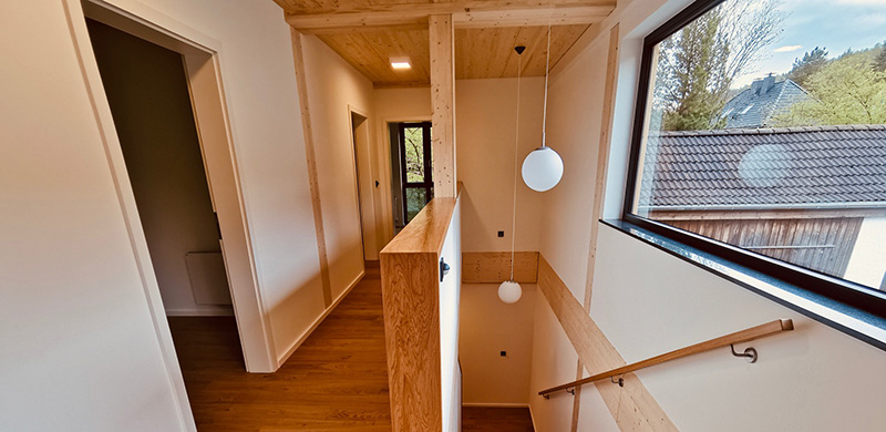 Holzmodulbau: Auch der Innenausbau des Gebäudes bietet eine hochwertige Optik.