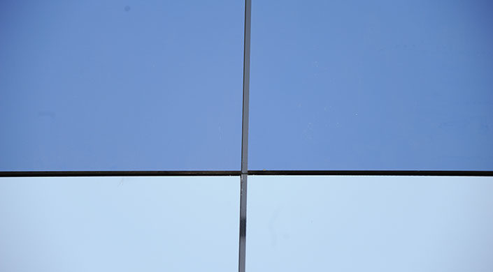 Bild von verschiedenen Blautöne auf Fassadenplatten für eine hinterlüftete Fassade