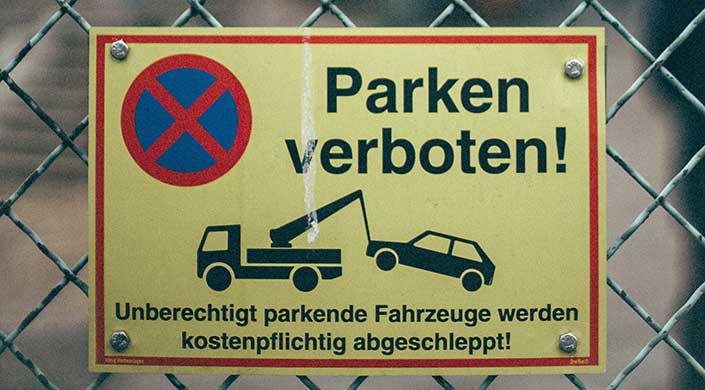 Bild von Parken-verboten-Verkehrsschild