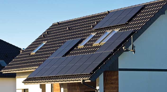 Bild von Photovoltaik-Anlage auf Hausdach