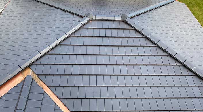 Bild von Dach mit Erlus Ziegeln Level RS®