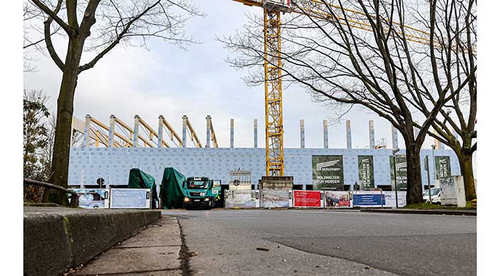 Bild von Baustelle der Sporthalle in Holzrahmenbauweise