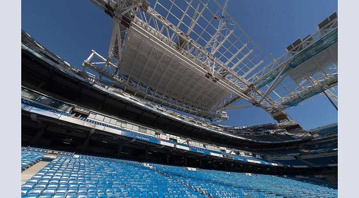 Bild von Innenansicht des Estadio Santiago Bernabéu mit der Aluminiumkonstruktion von Kalzip