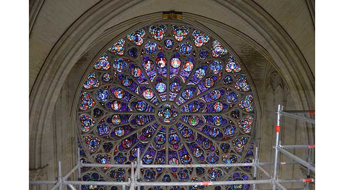 Bild von Buntglasfenster in Notre-Dame