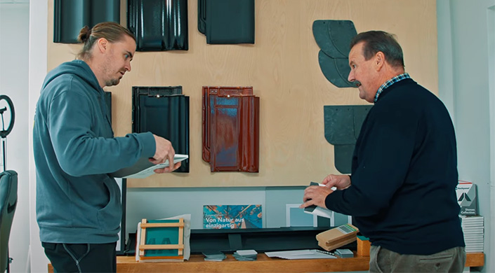 Bild von Dachdecker Felix Moll mit seinem Vater