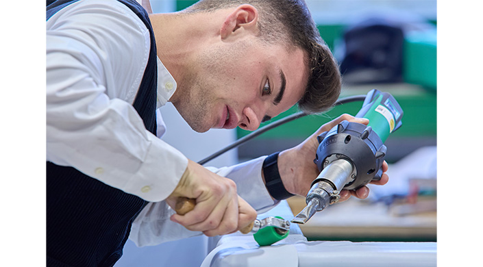 Bild von Dachdecker Kevin Schreijer bei der Gegenprobe
